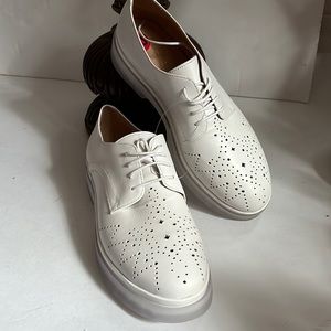 GEOX  Italian leather white shoes size 10 NEW